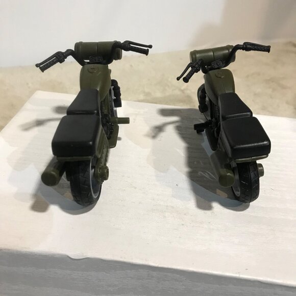 Pair Of Vintage Green Toy Military Motorcycles for Action Figures - Picture 4 of 15